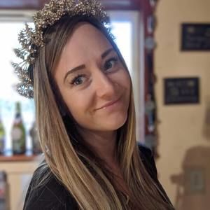 Meet your Posher, Joelle